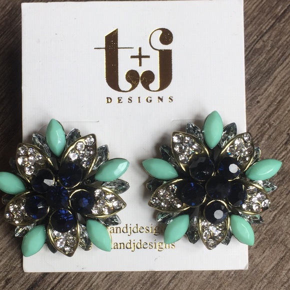 Mint & Crystal Flower studs - Picture 2 of 2